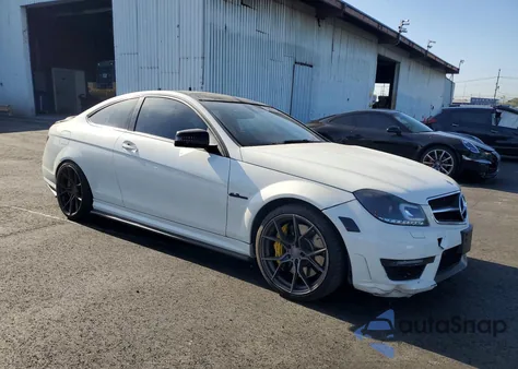2012 Mercedes-Benz C 63 Amg z USA, uszkodzony, nr VIN WDDGJ7HB2CF889837